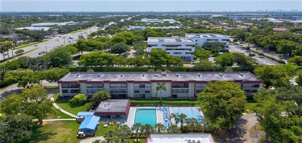 111 S Hollybrook Dr # 208 Pembroke Pines Florida, 33025 | Spectacular Condo/Co-Op/Villa/Townhouse