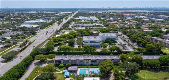 111 S Hollybrook Dr # 208 Pembroke Pines Florida, 33025 | Spectacular Condo/Co-Op/Villa/Townhouse