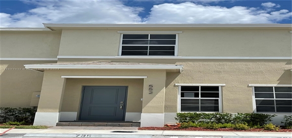 552 NE 4th Ln # 552 Florida City Florida, 33034 | Beautiful Townhouse