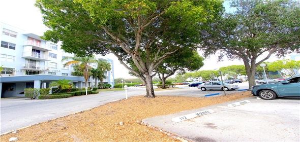 500 Executive Center Dr # 2L West Palm Bch Florida, 33401 | Townhouse/Sale