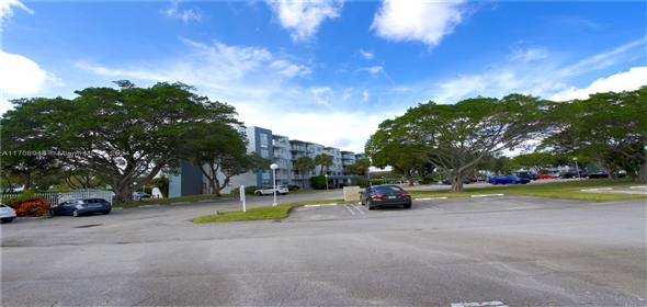 500 Executive Center Dr # 2L West Palm Bch Florida, 33401 | Townhouse/Sale