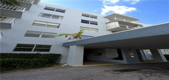 500 Executive Center Dr # 2L West Palm Bch Florida, 33401 | Townhouse/Sale