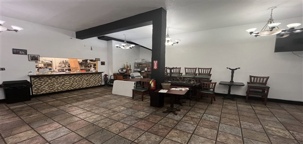 612 14th St, Oakland Oakland California, 94612 | Spacious and bright retail space