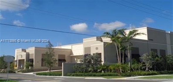 10400 NW 55th St # 100 Sunrise Florida, 33351 | Beautiful Warehouse Office