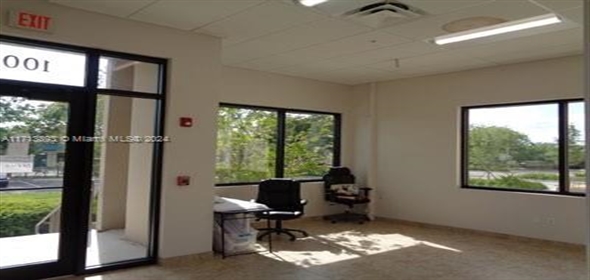 10400 NW 55th St # 100 Sunrise Florida, 33351 | Beautiful Warehouse Office