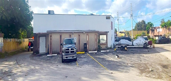 1800 SW 7th Ave Pompano Beach Florida, 33060 | Office/Warehouse Combination