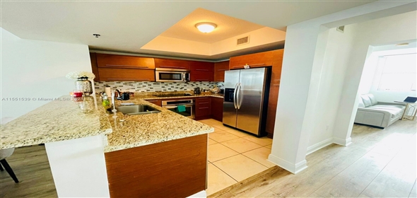 2681 N Flamingo Rd # 2004S Sunrise Florida, 33323 | Beautiful Condo