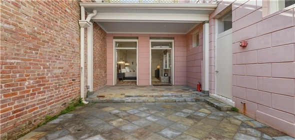 828 St Charles Avenue Unit 2. New Orleans Louisiana, 70130 | Condo/Sale/Residential