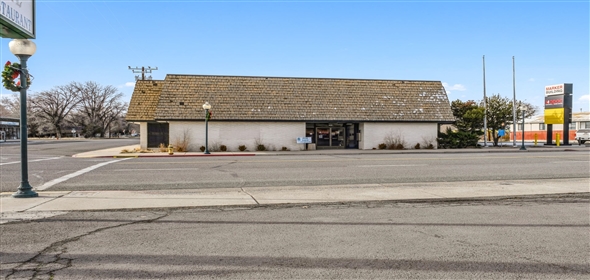 205 N Main St. Alturas California, 96101 | Commercial/Sale/vacant retail/Office Building