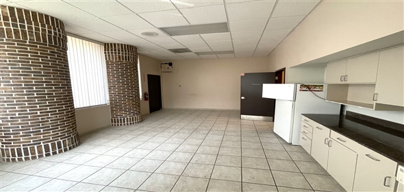 12233 N Florida Ave Tampa Florida, 33612 | Tampa Retail-Office Building/ Former Bank Building