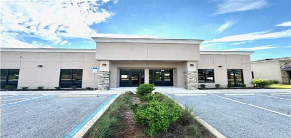 Property Description Flexible leasing options with two suites available: 3,324 SF and 3,516 SF, whic New Port Richey Florida, 34655 | Exclusive Office