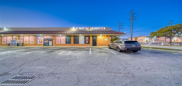 HIALEAH GARDENS Hialeah Florida, 33016 | Stunning Barbershop