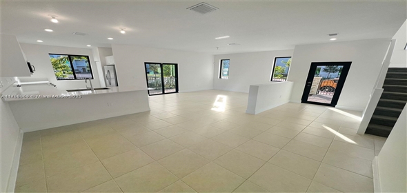 4236 NW 82nd Ave DORAL Doral Florida, 33166 | Amazing Townhouse