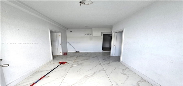 6045 SW 8th St Miami Florida, 33144 | Beautiful Free Standing Space