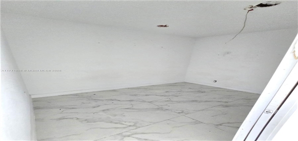 6045 SW 8th St Miami Florida, 33144 | Beautiful Free Standing Space