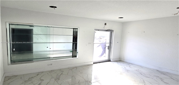 6045 SW 8th St Miami Florida, 33144 | Beautiful Free Standing Space