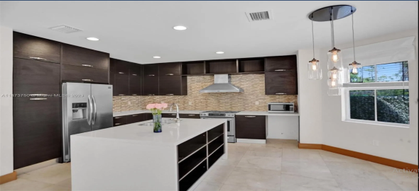 10413 NW 70 th Ln Unit #10413 Doral Florida, 33178 | Spectacular Single Family Home