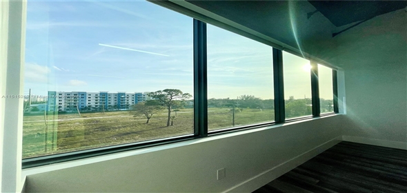 19790 W Dixie Hwy #304 Aventura Florida, 33180 | Beautiful Office