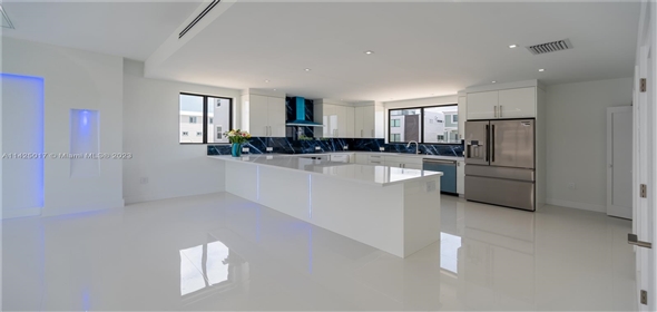 94825 S OVERSEAS HWY #51 , KEY LARGO OCEAN RESORT CO Cross Key Florida, 33037 | Spectacular Single Family Home