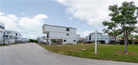 94825 S OVERSEAS HWY #51 , KEY LARGO OCEAN RESORT CO Cross Key Florida, 33037 | Spectacular Single Family Home