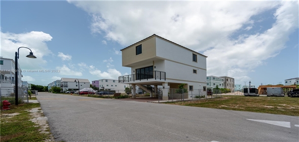 94825 S OVERSEAS HWY #51 , KEY LARGO OCEAN RESORT CO Cross Key Florida, 33037 | Spectacular Single Family Home