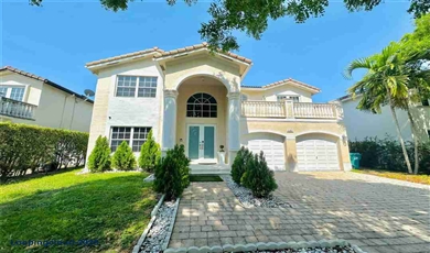 STUNNING AND LUXURIOUS FAMILY HOME