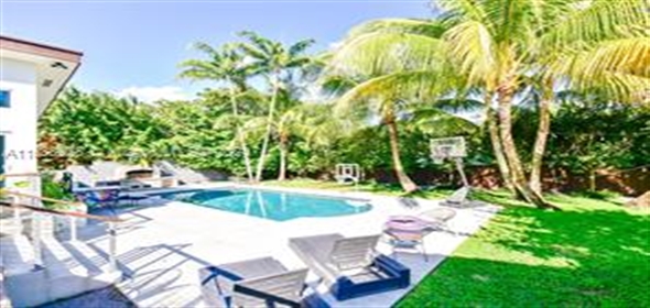 5201 NE 5th Ave Miami Florida, 33137 | Spectacular Single Family Home