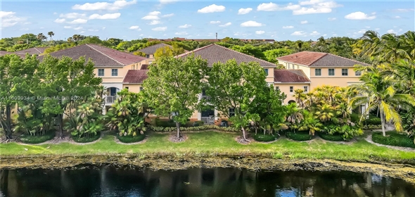 120 Jacaranda Country Club Dr # 206 Plantation Florida, 33324 | Beautiful Condo
