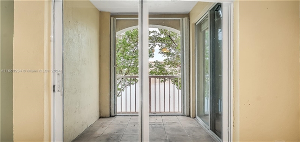 120 Jacaranda Country Club Dr # 206 Plantation Florida, 33324 | Beautiful Condo