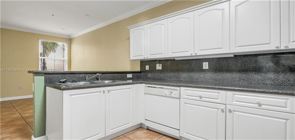 120 Jacaranda Country Club Dr # 206 Plantation Florida, 33324 | Beautiful Condo