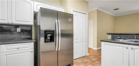 120 Jacaranda Country Club Dr # 206 Plantation Florida, 33324 | Beautiful Condo
