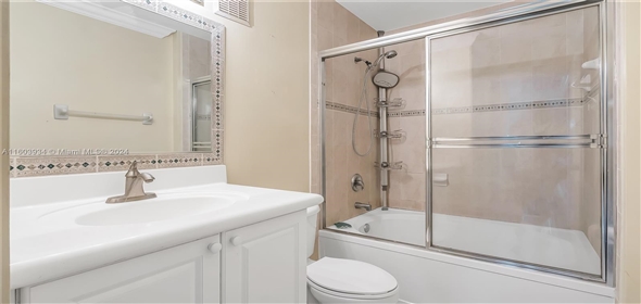 120 Jacaranda Country Club Dr # 206 Plantation Florida, 33324 | Beautiful Condo
