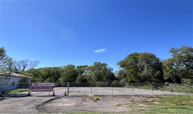 N 12th St La Porte Texas, 77571 | LAND| SINGLE TENANT | 12,500 sq. ft.