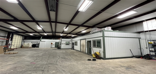 12080 FM 3083 Conroe Texas, 77301 | INDUSTRIAL WAREHOUSE IN CONROE