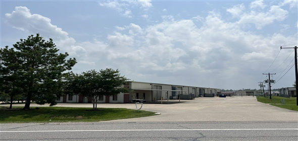 12080 FM 3083 Conroe Texas, 77301 | INDUSTRIAL WAREHOUSE IN CONROE