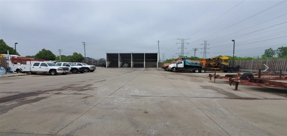 555 Exchange Ct Wheeling Illinois, 60090 | Contractor Building and Storage Yard Zoned