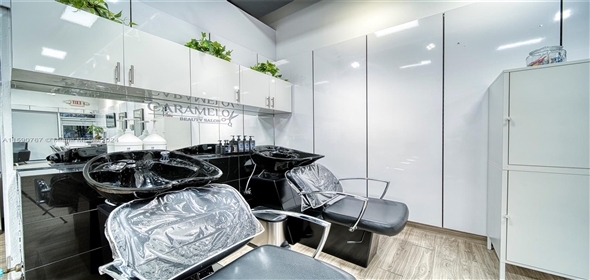 Fontainebleau Miami Florida, 33126 | Full-Service Beauty Salon