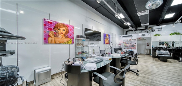 Fontainebleau Miami Florida, 33126 | Full-Service Beauty Salon