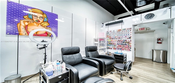 Fontainebleau Miami Florida, 33126 | Full-Service Beauty Salon