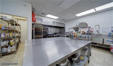  Prime Location Commercial Kitchen
