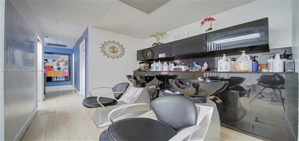 1 Westchester Florida, 33165 | Full-Service Beauty Salon