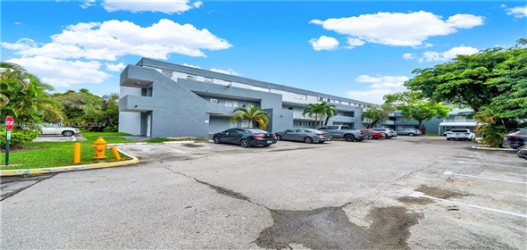 9371 Fontainebleau Blvd # I204 Doral Florida, 33172 | Beautiful Condo