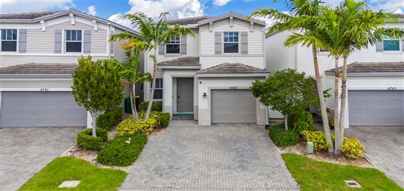 4743 NW 48th Ter TAMARAC, FL 33319-3631 Tamarac Florida, 33319 | Spectacular Single Family Home