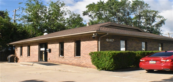 4147 Darling Waterford Township Michigan, 48329 | Meticulously Renovated Professional Office Space