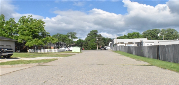 4147 Darling Waterford Township Michigan, 48329 | Meticulously Renovated Professional Office Space