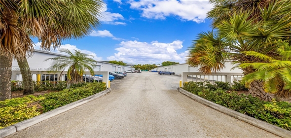 8125 NW 33rd St # 8125 Doral Florida, 33122 | Beautiful Commercial property