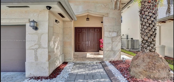 10413 NW 70 th Ln Unit #10413 Doral Florida, 33178 | Spectacular Single Family Home