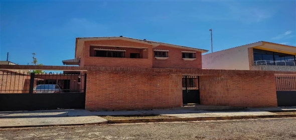 Urb. Valles de Camoruco Valencia Carabobo, 2001 | Exclusive House in Camoruco - Exclusiva casa en Camoruco