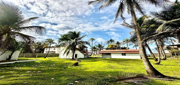 Colón Colon Colon, 03041 | Beachfront House - Casa de Playa en Colón