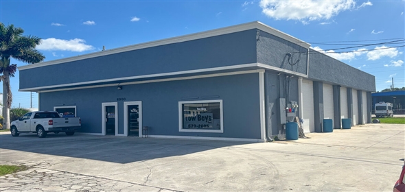 6900 Heritage Dr, Fort Pierce Florida, 34952 | Two Unit Warehouse with Outdoor Storage Land